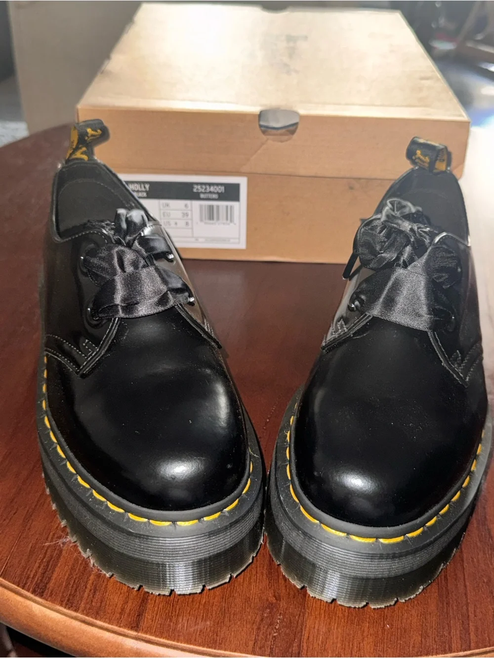 Dr. Martens Holly Quad Platform Shoes Black Ribbon Laces Women’s 8
